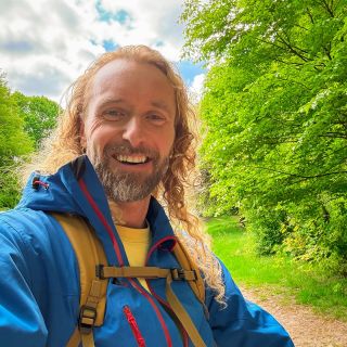 Přátelé! Odložím si sem takovou malou anketu pro vás všechny. 🌿 Uvažuju o RETREATU pro nás, kadeřníky — a chci slyšet vaše...